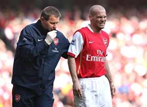 Arsenal physio Gary Lewin treats Freddie Ljungberg Arsenal physio Gary Lewin treats Freddie Ljungberg