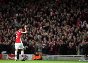 Eduardo (Arsenal) claps the fans as his is substituted Eduardo (Arsenal) claps the fans as his is substituted