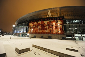 Emirates Stadium under snow. Emirates Stadium, Arsenal Football Club, London, 21/12/2009 Emirates Stadium under snow. Emirates Stadium, Arsenal Football Club, London, 21/12/2009