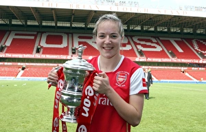 Gemma Davison with the FA Cup Trophy (Arsenal) Gemma Davison with the FA Cup Trophy (Arsenal)