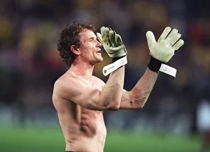Jens Lehmann (Arsenal) claps the fans after the match. Villarreal 0:0 Arsenal Jens Lehmann (Arsenal) claps the fans after the match. Villarreal 0:0 Arsenal