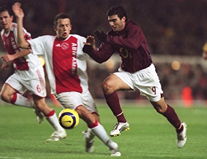 Jose Reyes (Arsenal) Johnny Heitinga (Ajax). Arsenal 0:0 Ajax Jose Reyes (Arsenal) Johnny Heitinga (Ajax). Arsenal 0:0 Ajax