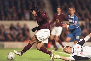 Jose Reyes rounds Graham Stack (Reading) to score Arsenals 1st goal Jose Reyes rounds Graham Stack (Reading) to score Arsenals 1st goal