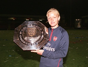 Katie Chapman (Arsenal Ladies) with the Community Shield Katie Chapman (Arsenal Ladies) with the Community Shield