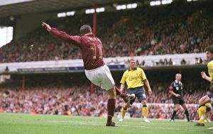 Robin van Perise scores Arsenals 4th goal. Arsenal 5:0 Aston Villa Robin van Perise scores Arsenals 4th goal. Arsenal 5:0 Aston Villa