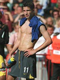 Robin van Persie (Arsenal) at the end of the match. Arsenal 1:2 Chelsea Robin van Persie (Arsenal) at the end of the match. Arsenal 1:2 Chelsea