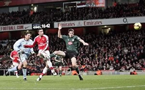 Images Dated 3rd January 2009: Robin van Persie's Brace: Arsenal's 3rd Goal vs. Plymouth Argyle in FA Cup (3-1)