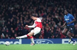 Images Dated 21st November 2006: Robin van Persie's Debut Goal: Arsenal's 3-1 Victory Over Hamburg in the Champions League