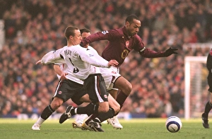 Thierry Henry (Arsenal) Chris Perry (Charlton). Arsenal 3:0 Charlton Athletic Thierry Henry (Arsenal) Chris Perry (Charlton). Arsenal 3:0 Charlton Athletic