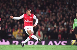 Thierry Henry scores Arsenals 1st goal from the penalty spot Thierry Henry scores Arsenals 1st goal from the penalty spot