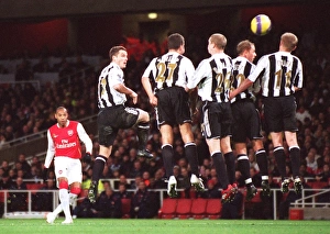 Thierry Henry scores Arsenals goal from a free kick Thierry Henry scores Arsenals goal from a free kick