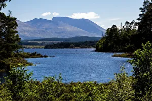 A view of Ben Nevis from Bunarkaig on Loch Lochy, Highland Region, Scotland A view of Ben Nevis from Bunarkaig on Loch Lochy, Highland Region, Scotland