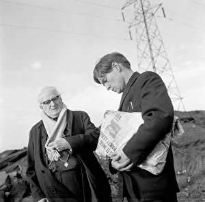 Finlay Currie and Tom Courtenay in a scene from Billy Liar (1963) Finlay Currie and Tom Courtenay in a scene from Billy Liar (1963)
