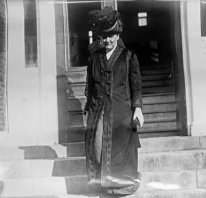 Jane Addams leaving Mercy Hospital in Chicago Jane Addams leaving Mercy Hospital in Chicago