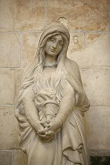 Mary Magdalene statue in Vezelay basilica Mary Magdalene statue in Vezelay basilica