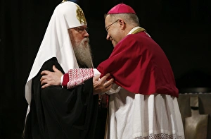 Moscow orthodox patriarch Alexis II with Paris archbishop Andrate Vingt-Trois in Notre Moscow orthodox patriarch Alexis II with Paris archbishop Andrate Vingt-Trois in Notre