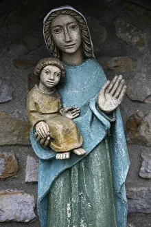 Virgin and child outside Saint-Pierre of Solesmes abbey Virgin and child outside Saint-Pierre of Solesmes abbey