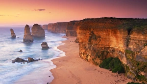 The Twelve Apostles at sunrise (Great Ocean Road) The Twelve Apostles at sunrise (Great Ocean Road)