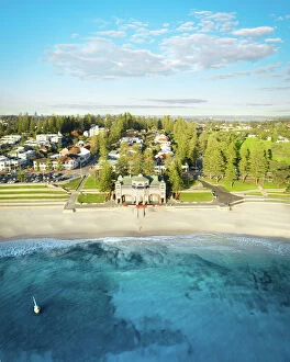Images Dated 1st August 2019: Cottesloe Beach