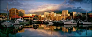 Dawn light at the Hobart waterfront, southern Tasmania Dawn light at the Hobart waterfront, southern Tasmania