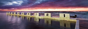 Images Dated 29th December 2017: merewether ocean baths sunrise