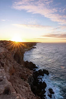 Popular Australian Destinations Collection: Sun rises over the Great Australia Bight