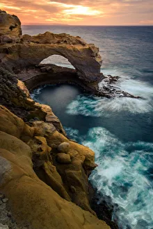 Sunrise at the Arch at Great ocean Road, Victoria Sunrise at the Arch at Great ocean Road, Victoria