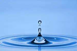 Images Dated 4th March 2015: Australian Views Water Drop Print