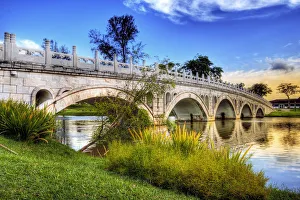 The White Rainbow 13-Arch Bridge (Bai Hong Qiao) in Singapore Chinese Garden, Singapore The White Rainbow 13-Arch Bridge (Bai Hong Qiao) in Singapore Chinese Garden, Singapore