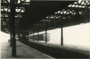Low Moor station. Lancashire and Yorkshire Railway, 1 November 1906 Low Moor station. Lancashire and Yorkshire Railway, 1 November 1906