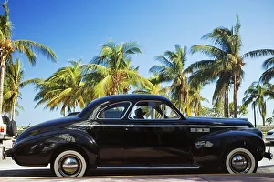 Antique, Car, City, Clear Sky, Close-Up, Color Image, Day, Florida, Head And Shoulders Antique, Car, City, Clear Sky, Close-Up, Color Image, Day, Florida, Head And Shoulders