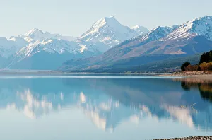 Aoraki, Mount Cook, reflected in lake Pukaki Aoraki, Mount Cook, reflected in lake Pukaki