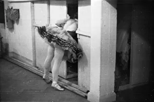 Picture post premier british news magazine/felix h man picture post prints/ballet dancer Picture post premier british news magazine/felix h man picture post prints/ballet dancer