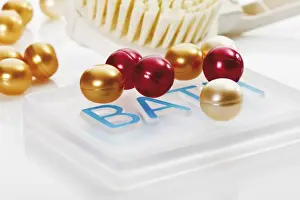 Personal Care Items Prints: Bath pearls