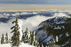 Images Dated 16th February 2008: Beautiful landscape with clouds, Mt, Washington Ski Resort bordering Strathcona Provincial Park