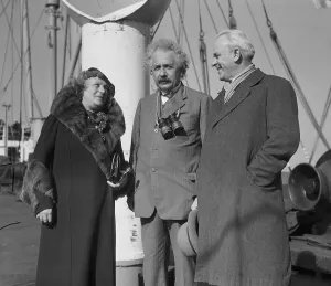 Albert Einstein Arrives in Los Angeles Print (1921)