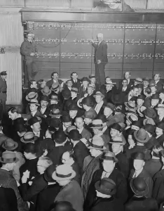 Stock Exchange History Prints: Crowd of Traders Preparing to Begin