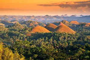 Images Dated 7th January 2016: The Chocolate Hills in the morning