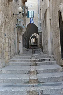 Collections/imagebroker collection/deserted alleyway israeli flag hanging window Collections/imagebroker collection/deserted alleyway israeli flag hanging window