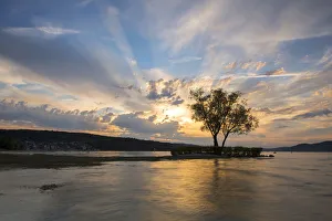Evening mood at Klausenhorn near Dingelsdorf, Lake Constance, Baden-Wuerttemberg, Germany, Europe, PublicGround Evening mood at Klausenhorn near Dingelsdorf, Lake Constance, Baden-Wuerttemberg, Germany, Europe, PublicGround