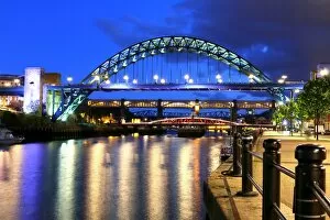 Photographers Collection: Late evening at the bridges over the River Tyne, Newcastle upon Tyne, England