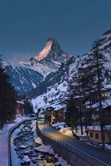 Photographers Collection: Matterhorn from Zermatt village