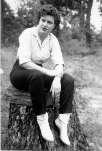 Framed Print : Patsy Cline Portrait Print circa 1958 Framed Print : Patsy Cline Portrait Print circa 1958