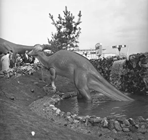 Model of dinosaur in jurassic park, (B&W) Model of dinosaur in jurassic park, (B&W)