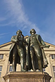 Monument to Goethe and Schiller, German National Theatre, Theaterplatz square, Weimar, Thuringia, Germany Monument to Goethe and Schiller, German National Theatre, Theaterplatz square, Weimar, Thuringia, Germany