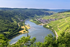 Moselle River with the village of Enkirch surrounded by vineyards, Bernkastel-Wittlich, Rhineland-Palatinate, Germany Moselle River with the village of Enkirch surrounded by vineyards, Bernkastel-Wittlich, Rhineland-Palatinate, Germany