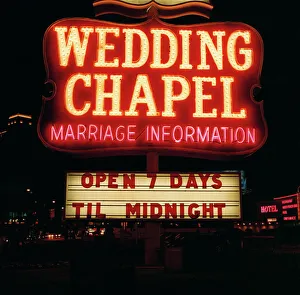 Neon Wedding Chapel Sign in Las Vegas, USA Neon Wedding Chapel Sign in Las Vegas, USA