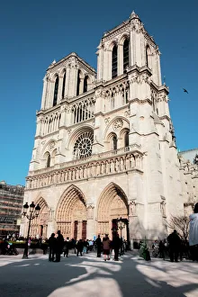 <b class=qtipBold><figcaption>Notre-Dame Cathedral</figcaption></b><br>Notre-Dame de Paris<br><em>© Alex Koldertsov @ 2010</em> Notre-Dame Cathedral