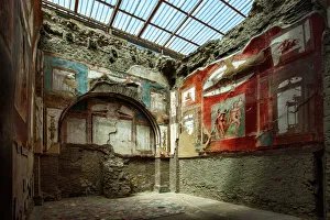 Painted Murals And Frescoes Inside A Room At The Ancient Roman Ruins At Herculaneum (Ercolano), Campania, Italy Painted Murals And Frescoes Inside A Room At The Ancient Roman Ruins At Herculaneum (Ercolano), Campania, Italy