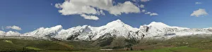 A panoramic picture of the Matroosberg Mountain massif near Ceres A panoramic picture of the Matroosberg Mountain massif near Ceres